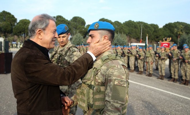 Bakan Akar,Sınır Hattındaki Birliklerde...