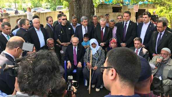 KILIÇDAROĞLU,HATAY'DA ŞEHİT AİLELERİNİ VE SINIRDAKİ ASKERLERİ...