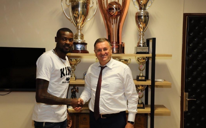 HATAYSPOR TRANSFERDE DOLU DİZGİN!