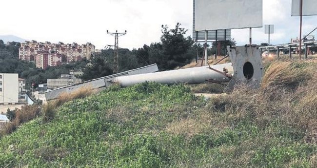 İskenderun'da Etkili Olan Fırtına Nedeniyle...