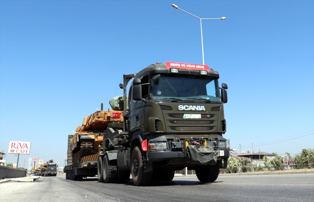 TSK'DAN HATAY'IN SINIRINA ASKERİ SEVKIYAT!