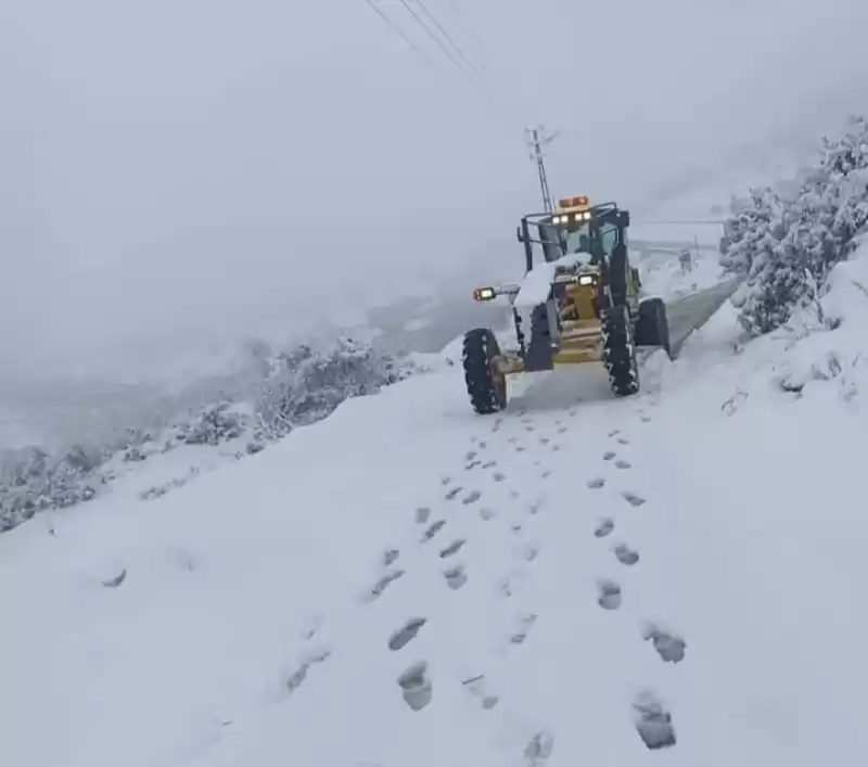 YAYLADAĞI'NDA KARLA KAPLANAN YOLLAR İÇİN ÇALIŞMA BAŞLATILDI!