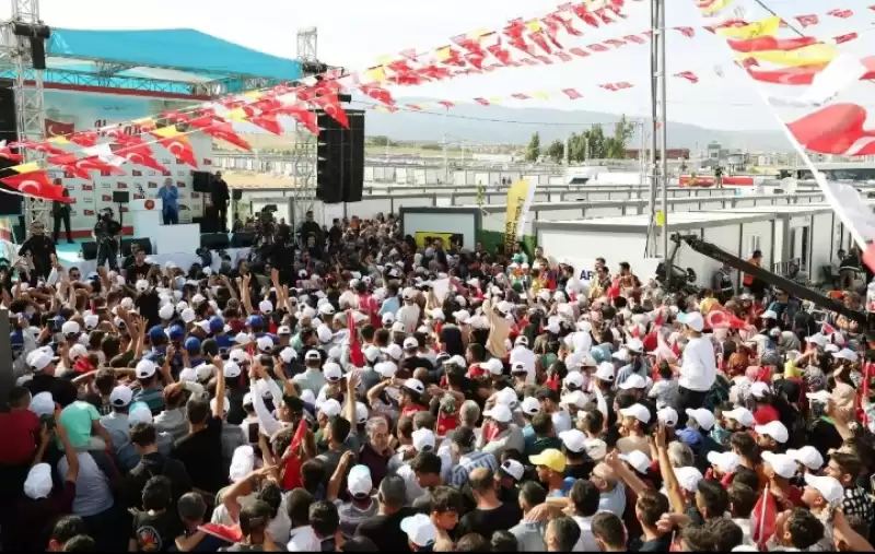 ERDOĞAN:DEPREMZEDELERİ HİÇBİR ZAMAN YALNIZ BIRAKMADIK!