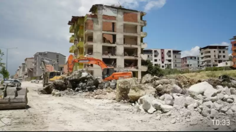 METİN AÇIK: HATAY'DA 22 BİN ENKAZ KALDIRILDI 58 BİN BİNA DAHA YIKILACAK!