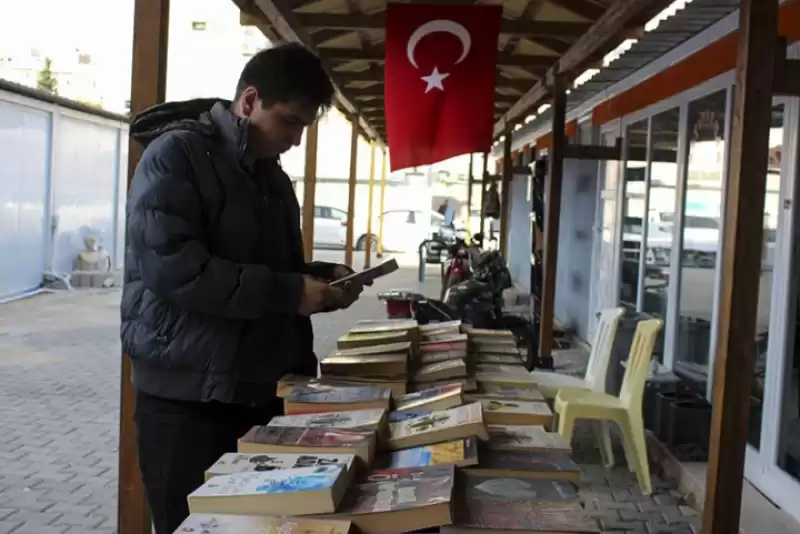 DEPREMZEDE ÖGRENCİLER İÇİN ASKIDA KİTAP UYGULAMASI!