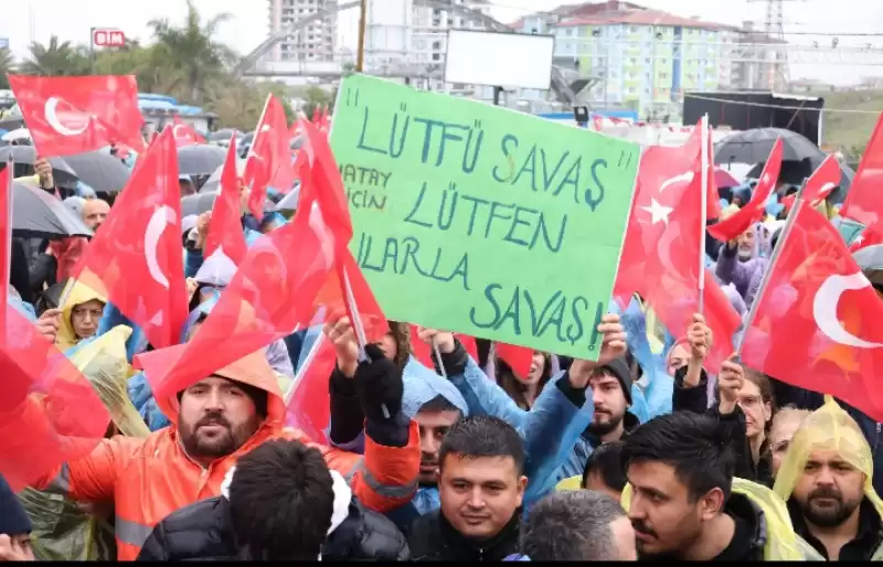 “DİK DUR EĞİLME HATAY HALKI SENİNLE” SLOGANLARIYLA LÜTFÜ SAVAŞ’A DESTEKLER...