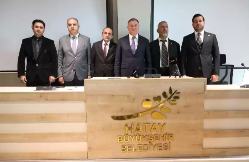 ADALET PARTİSİ GENEL MERKEZİ HATAY’DAKİ ADAYINI LÜTFÜ SAVAŞ LEHİNE ADAYLIKTAN ÇEKTİ!