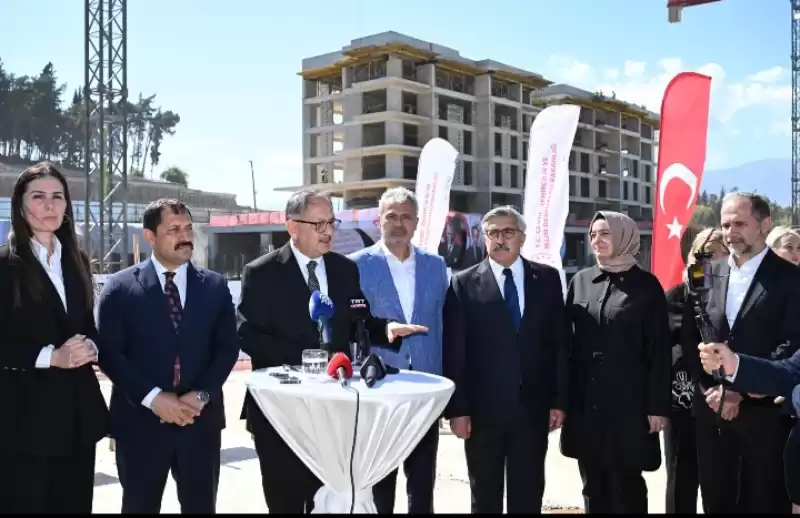 BAKAN ÖZHASEKİ HATAY İÇİN KONUT...