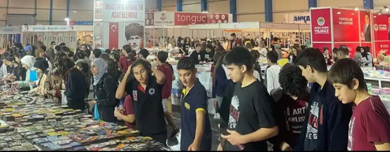 MERSİN'DE KİTAPSEVERLER GÜN SAYIYOR!