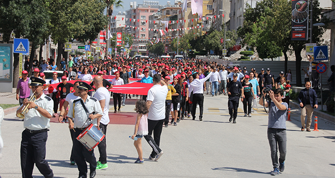 HATAYLI GENÇLER ATASINI BÜYÜK BİR COŞKUYLA ANDI!