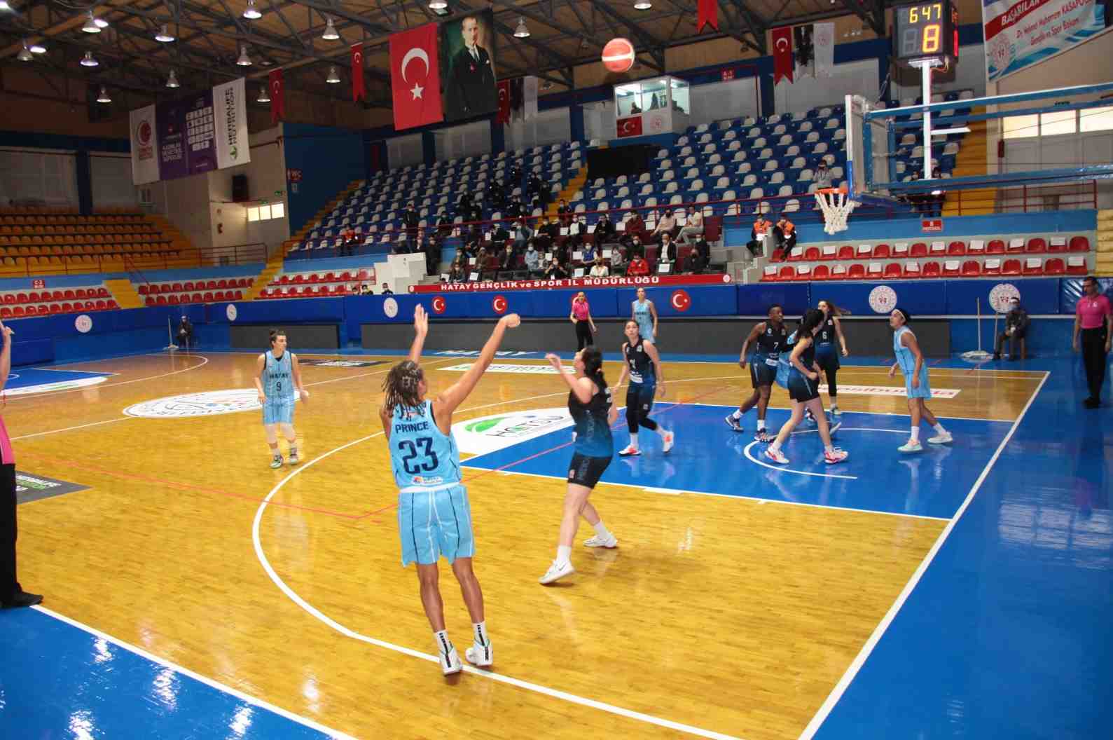 HATAY'IN MELEKLERİ ERTELEME MAÇINDA ÜSTÜNLÜĞÜNÜ...