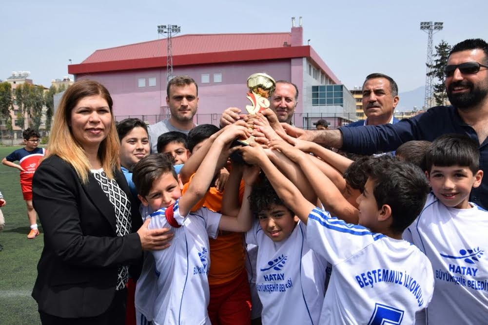 POLONYALI HEYETTEN HATAY'A ÖVGÜ!