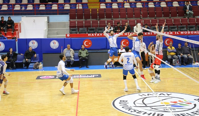 HBB ERKEK VOLEYBOL TAKIMI ZİRVEYE OYNUYOR!